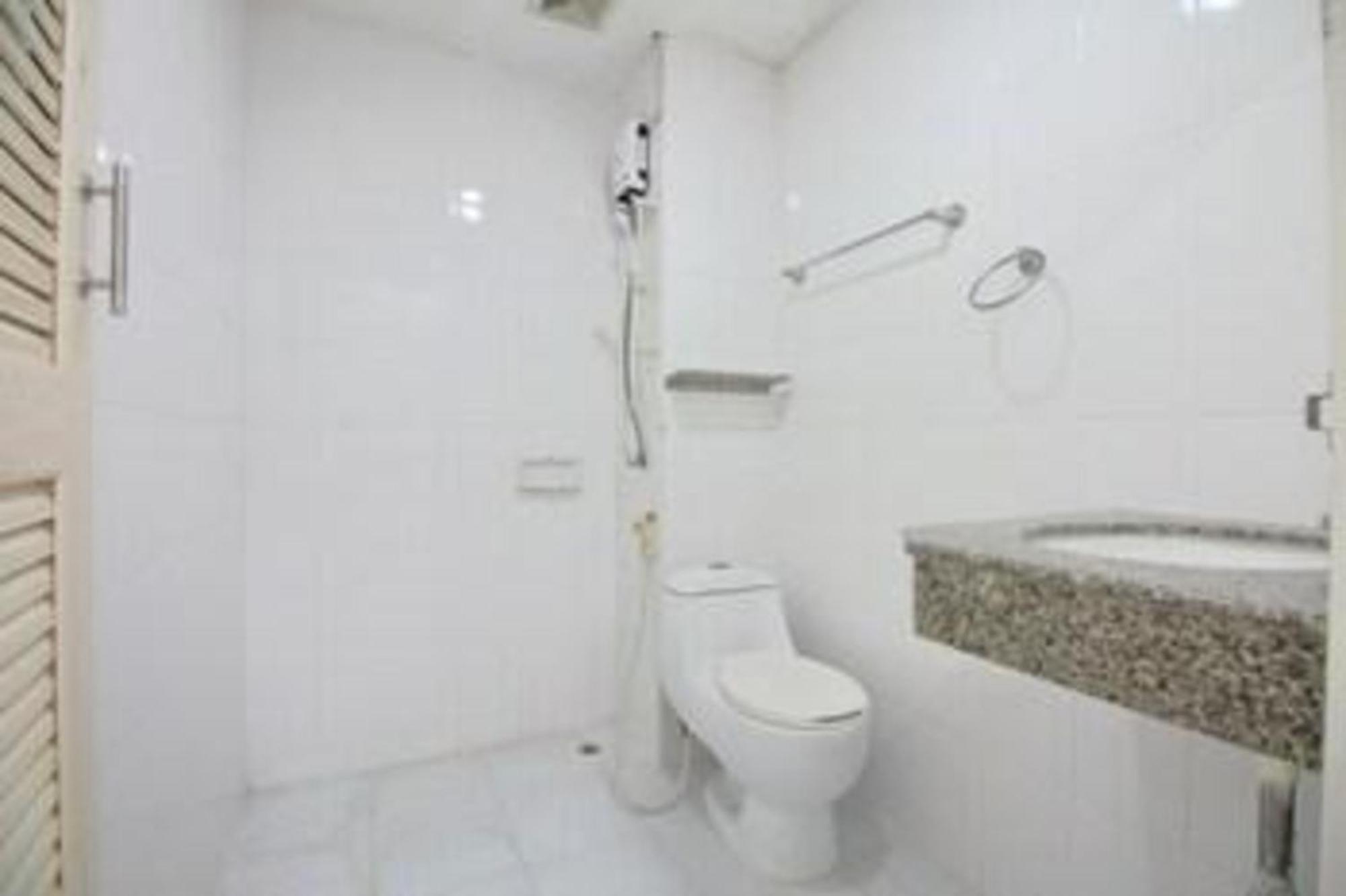 Super Oyo 498 Ladawan Villa Bangkok Zewnętrze zdjęcie