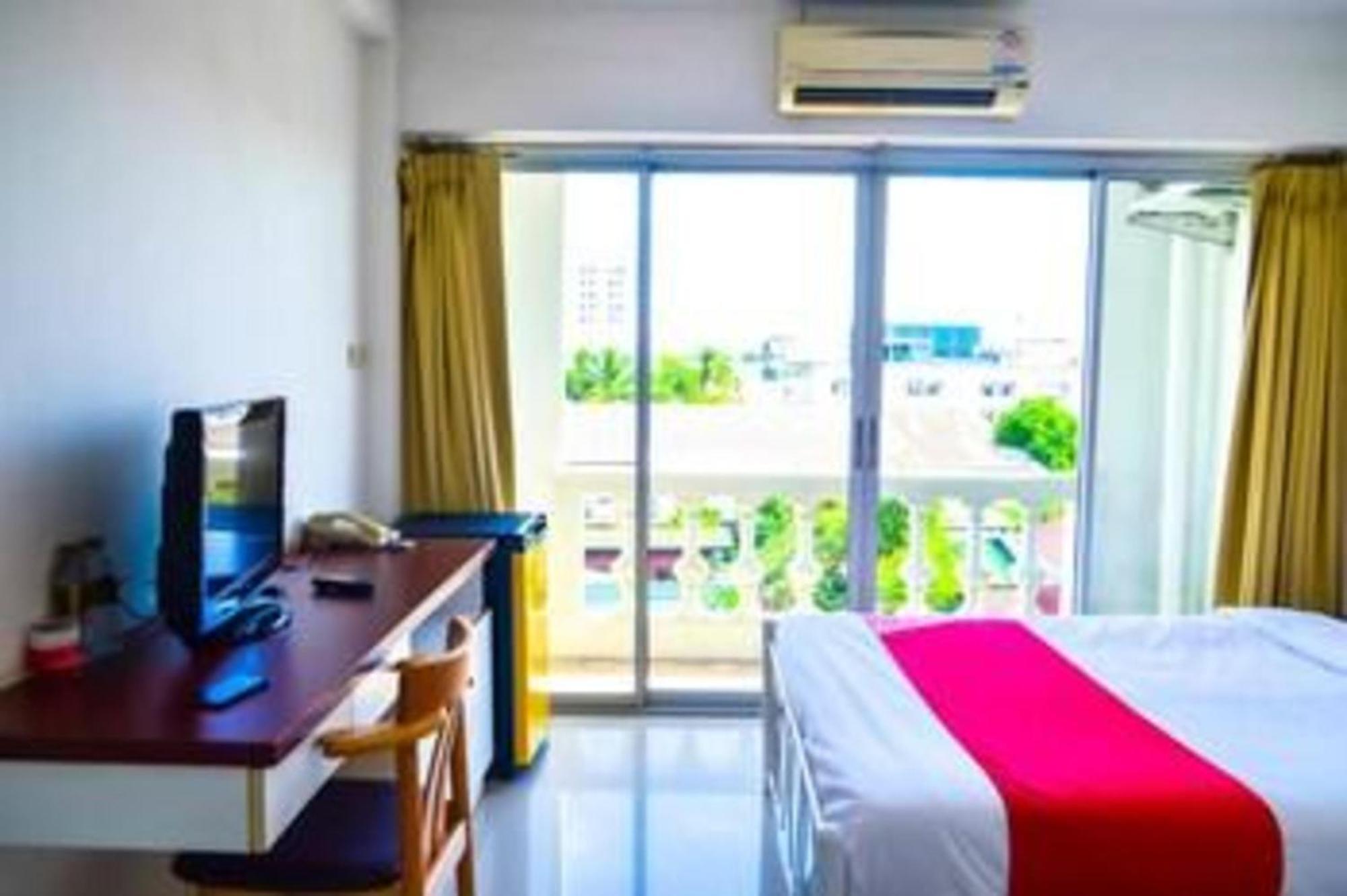 Super Oyo 498 Ladawan Villa Bangkok Zewnętrze zdjęcie