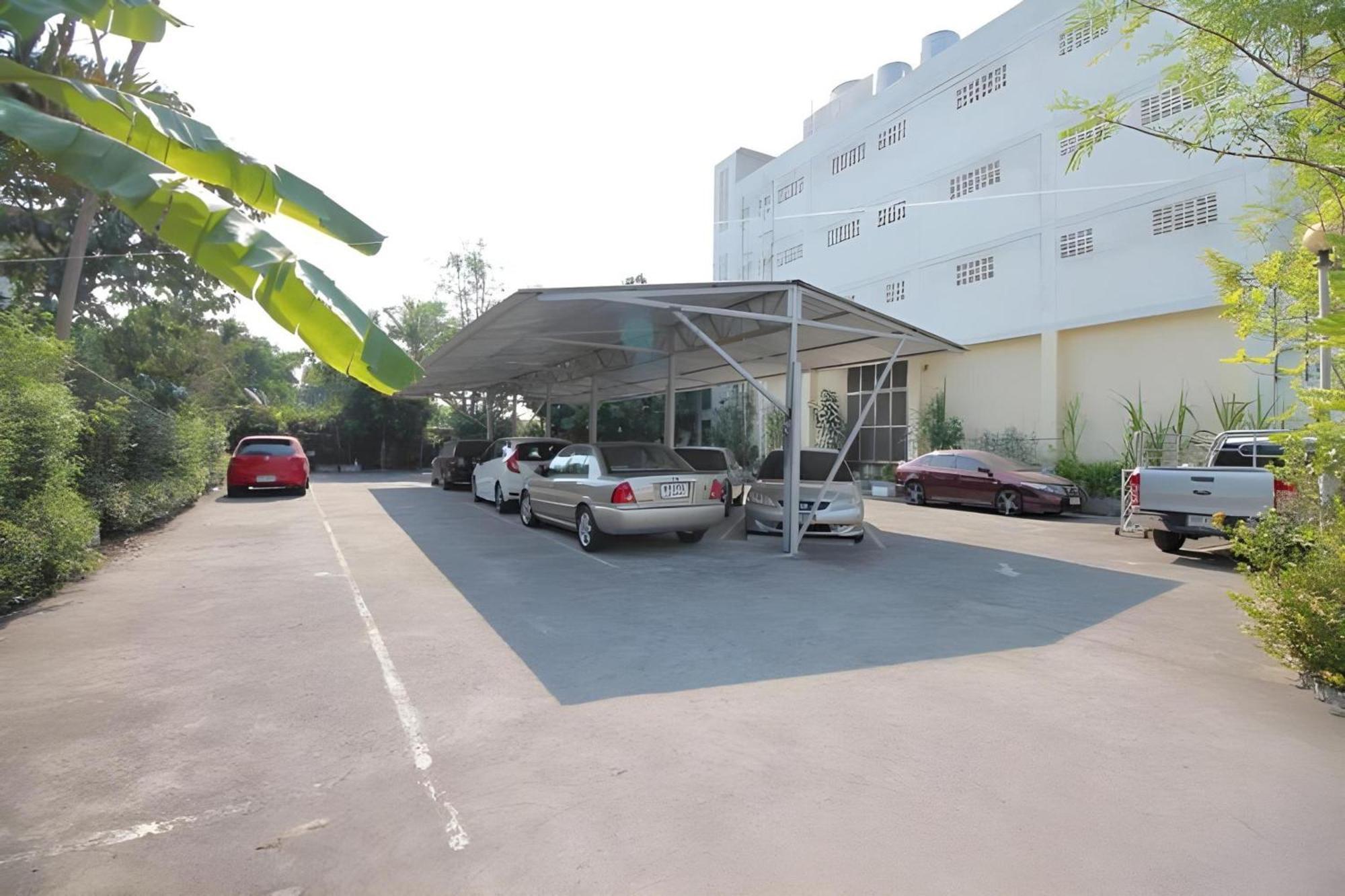 Super Oyo 498 Ladawan Villa Bangkok Zewnętrze zdjęcie